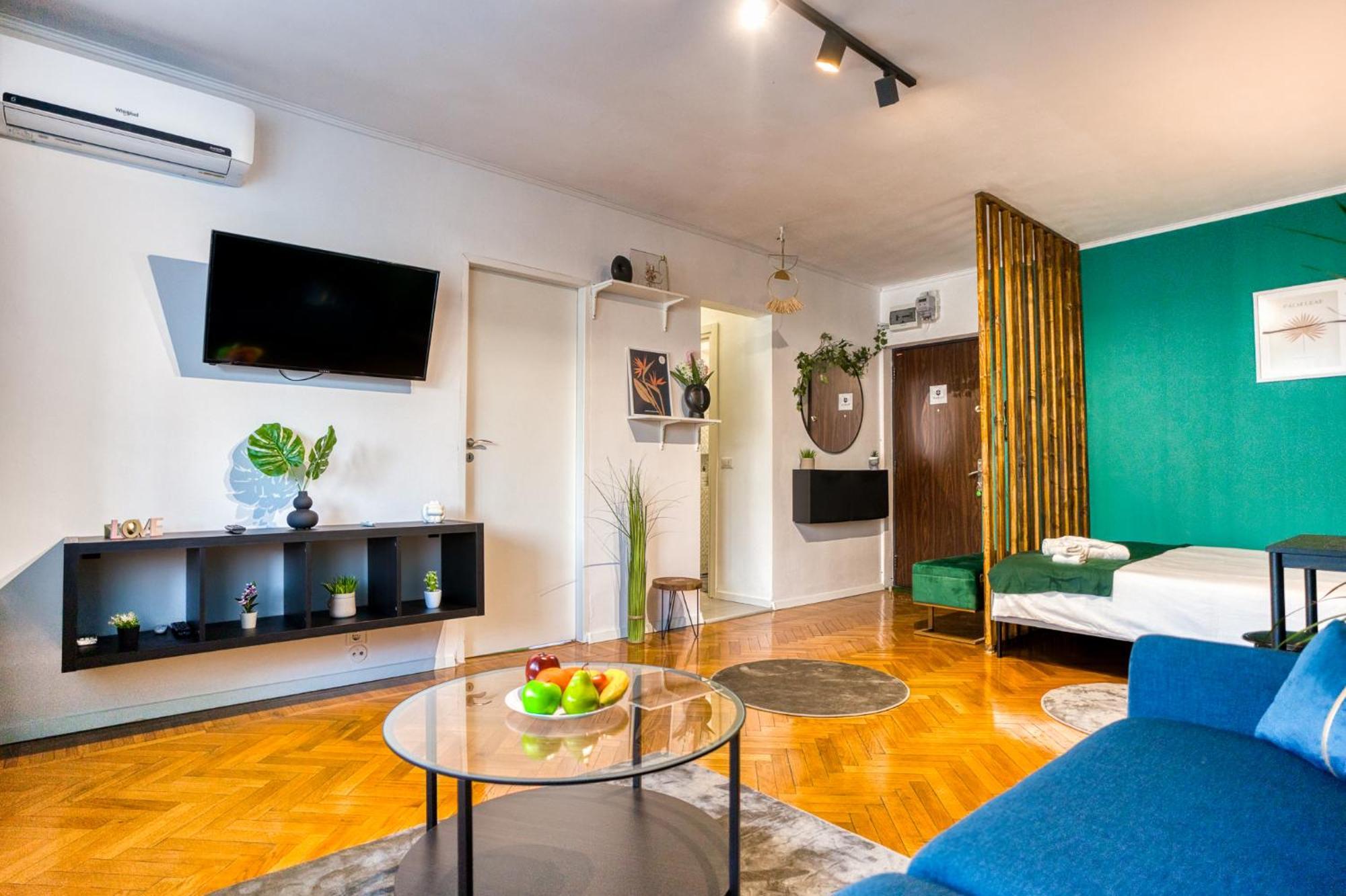 Hacienda Royal Palace - Central Designer Apartment Bucarest Exterior foto